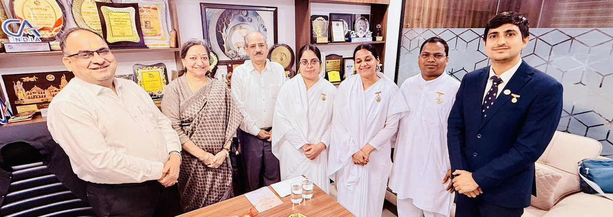 Brahma Kumaris ORC (@omshantiretreat) on Twitter photo Sacred threads tied with CA (Dr.) Raj Chawla, CA CS Raj Kumar Manocha & Sister Pinki on Raksha Bandhan. Led by BK Sisters Himanshi & Yeshu, celebrating spiritual bonds beyond roles. A day of purity, protection & trust. ✨
<a href="/BrahmaKumaris/">Brahma Kumaris</a>
#OmShantiRetreat Sacred threads tied with CA (Dr.) Raj Chawla, CA CS Raj Kumar Manocha & Sister Pinki on Raksha Bandhan. Led by BK Sisters Himanshi & Yeshu, celebrating spiritual bonds beyond roles. A day of purity, protection & trust. ✨
<a href="/BrahmaKumaris/">Brahma Kumaris</a>
#OmShantiRetreat