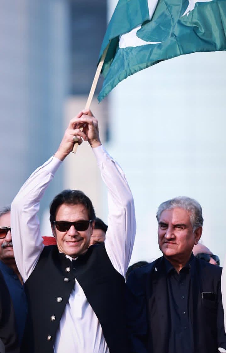 Hassan-ptiⁱᴾⁱᵃⁿ (@khankahassan804) on Twitter photo وطن کی مٹی گواہ رہنا ، دنیا میں پاکستان کا نام سربلند کرنے والا ، ایک ہی واحد لیڈر میرا خان ، تیری جان
#پرامن_ملک_گیر_تحریک
<a href="/TeamiPians/">Team Insafians 𝗣𝗼𝘄𝗲𝗿</a> وطن کی مٹی گواہ رہنا ، دنیا میں پاکستان کا نام سربلند کرنے والا ، ایک ہی واحد لیڈر میرا خان ، تیری جان
#پرامن_ملک_گیر_تحریک
<a href="/TeamiPians/">Team Insafians 𝗣𝗼𝘄𝗲𝗿</a>