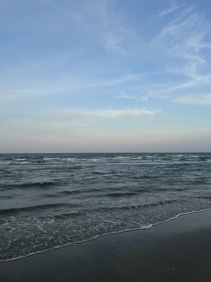 Layan moonrise petang ni, esok ada lagi kalau langit cantik