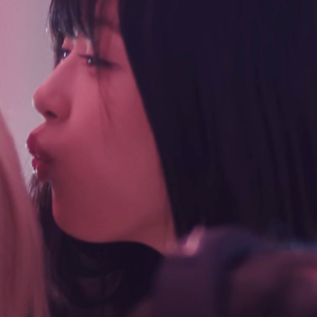 힝！                                          💋