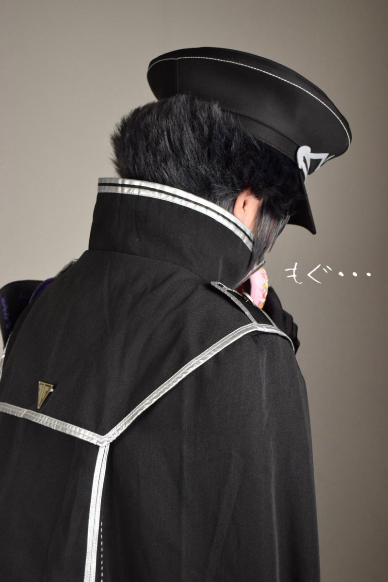 kosame921's tweet photo. 【cos、刀剣乱舞】水心子正秀  ⚠︎四コマ

      「わーい！おやつだぁ！！！」

              「あ゛っ！？我が主！？！？」

「ん゛っ……んん゛……、頂こう…、」

＿＿＿＿＿＿＿＿＿＿＿＿＿＿

📸:瑠璃さん(@lapislazli_ruri ) https://t.co/ydumGaxCUh