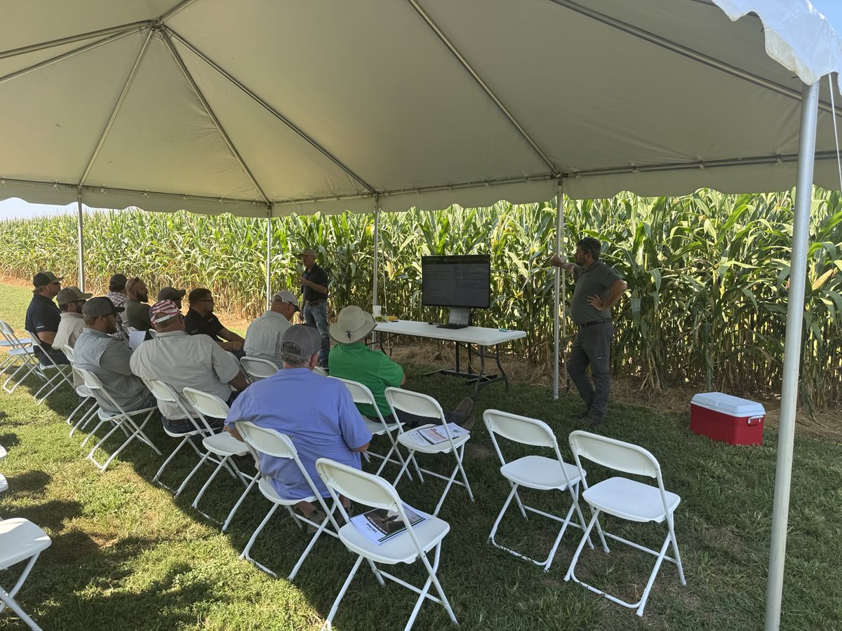 It’s Dyna-Gro week in TNWKY division. Seed kickoff topped of with a morning field day showcasing our new DG and LPI products! ⁦<a href="/DynaGroSeed/">Dyna-Gro Seed</a>⁩ ⁦<a href="/growloveland/">Loveland Products</a>⁩ ⁦<a href="/NutrienAgRetail/">Nutrien Ag Solutions</a>⁩
