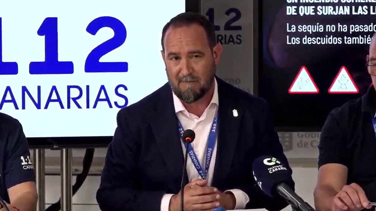 laradiocanaria's tweet image. ⭕️ #Directo 

Rueda de prensa para informar de las decisiones ante el aumento de las temperaturas en Canarias.

📻 #InformativosLRC 
📡 rtvc.es/la-radio-canar…