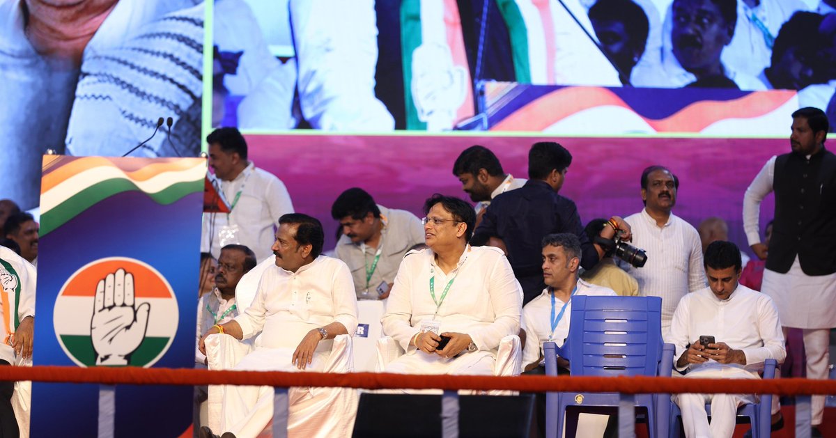 Dr. Ajay Dharam Singh / ಡಾ. ಅಜಯ ಸಿಂಗ್ (@ajaydharamsingh) on Twitter photo ಬೆಂಗಳೂರಿನ ಫ್ರೀಂಡಂ ಪಾರ್ಕ್ನಲ್ಲಿ ಮತ ಕಳ್ಳತನದ ವಿರುದ್ಧ  ಸಂವಿಧಾನದ ರಕ್ಷಣೆ, ಪ್ರಜಾಪ್ರಭುತ್ವದ ಉಳಿಯುವಿಕೆಗಾಗಿ ನಮ್ಮ ರಾಷ್ಟ್ರೀಯ ನಾಯಕರುಗಳಾದ ಲೋಕಸಭಾ ವಿರೋಧ ಪಕ್ಷದ ನಾಯಕರು ಸನ್ಮಾನ್ಯ ಶ್ರೀ ರಾಹುಲ್ ಗಾಂಧಿ ಅವರು ಹಾಗೂ ಎಐಸಿಸಿ ಅಧ್ಯಕ್ಷರು ಶ್ರೀ ಮಲ್ಲಿಕಾರ್ಜುನ ಖರ್ಗೆ ರವರುಗಳ ನೇತೃತ್ವದಲ್ಲಿ
ಬೃಹತ್ ಹೋರಾಟ ಕಾರ್ಯಕ್ರಮದಲ್ಲಿ ಬೆಂಗಳೂರಿನ ಫ್ರೀಂಡಂ ಪಾರ್ಕ್ನಲ್ಲಿ ಮತ ಕಳ್ಳತನದ ವಿರುದ್ಧ  ಸಂವಿಧಾನದ ರಕ್ಷಣೆ, ಪ್ರಜಾಪ್ರಭುತ್ವದ ಉಳಿಯುವಿಕೆಗಾಗಿ ನಮ್ಮ ರಾಷ್ಟ್ರೀಯ ನಾಯಕರುಗಳಾದ ಲೋಕಸಭಾ ವಿರೋಧ ಪಕ್ಷದ ನಾಯಕರು ಸನ್ಮಾನ್ಯ ಶ್ರೀ ರಾಹುಲ್ ಗಾಂಧಿ ಅವರು ಹಾಗೂ ಎಐಸಿಸಿ ಅಧ್ಯಕ್ಷರು ಶ್ರೀ ಮಲ್ಲಿಕಾರ್ಜುನ ಖರ್ಗೆ ರವರುಗಳ ನೇತೃತ್ವದಲ್ಲಿ
ಬೃಹತ್ ಹೋರಾಟ ಕಾರ್ಯಕ್ರಮದಲ್ಲಿ