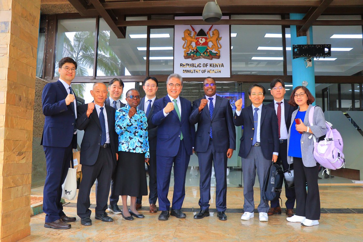 Joined a joint session at the Ministry of Health, led by the Cabinet Secretaries of Health, Hon. Aden Duale and IC &amp; Digital Economy, Hon. William Kabogo for a briefing session by the partnership between the International Vaccine Institute, the Kenya Advanced Institute of Science