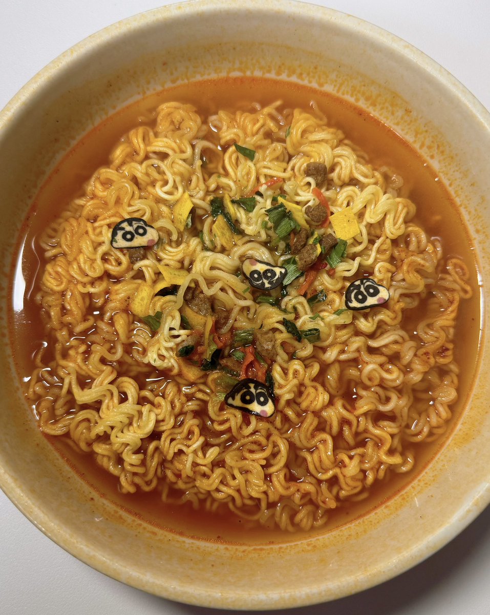 넘 기여운 라면을 먹엇슨
맛은… 육개장 맛…?
짱덕이면 먹어볼만 하다고 생각합니다요
