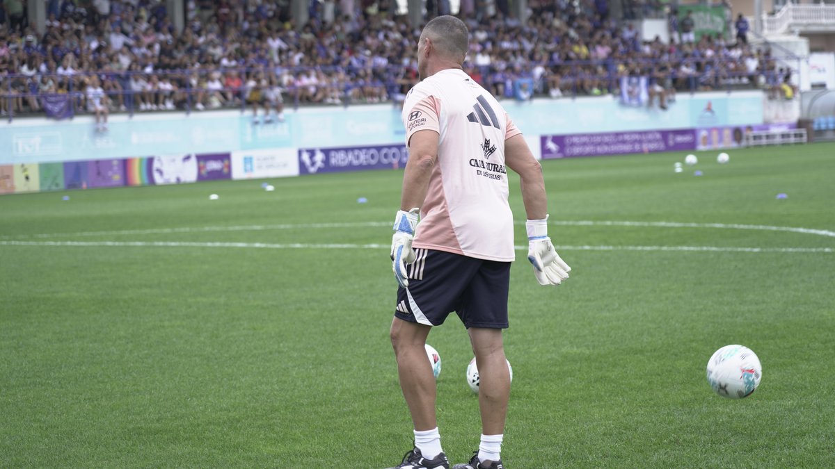 📸 Estamos haciendo acopio de las fotos que el equipo sacó en Ribadeo y permitidnos que presumamos de esta leyenda...

🌟 DON JESÚS UNANUA <a href="/jesus_unanua/">Jesús Unanua</a>