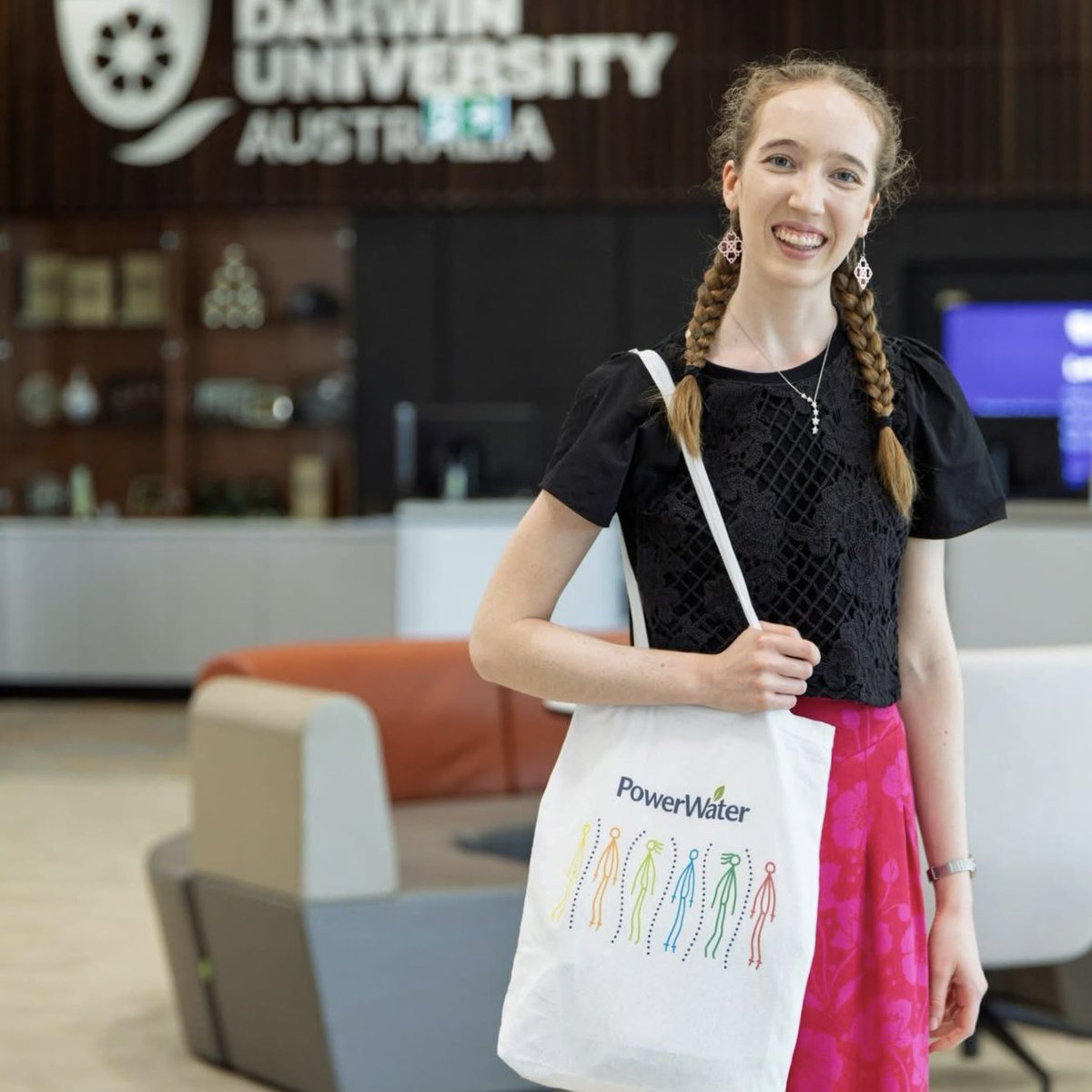 SteveEdgoMLA's tweet image. Congratulations to students Elena (Ellie) Gray and Mikaela Caldwell - 2025 recipients of the Trevor Horman Engineering Scholarship. 

Here’s to Ellie and Mikaela – the future of engineering in the #Territory is looking bright! 🌟