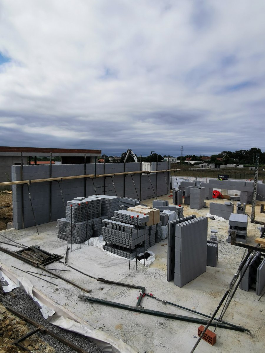 StyroStone's tweet image. A Styro Stone house in Gijón / Spain build and poured in days
#StyroStone #ICF #NZEB