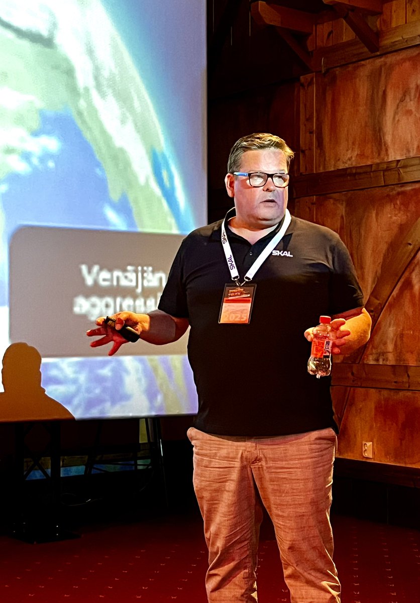 Ensimmäisenä puhumassa <a href="/SKALry/">SKAL ry</a>’n toimitusjohtaja <a href="/Anssi_Kujala/">Anssi Kujala</a> : ”#Työturvallisuus on merkittävä tekijä työvoiman houkuttelussa ja pitämisessä.”

#SKALvaikuttaa #kuljetusala #logistiikka