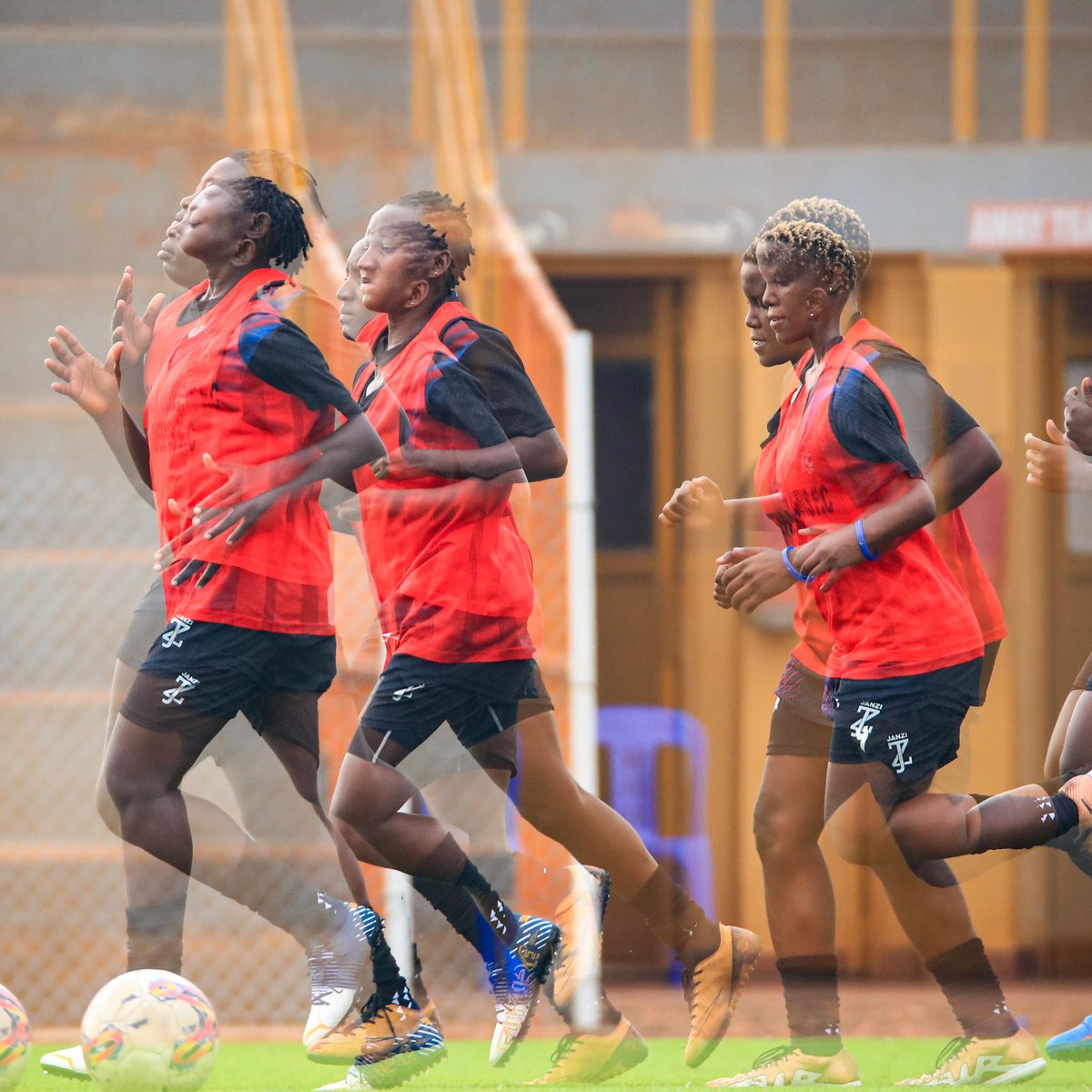 Kwatulirawinnie's tweet photo. New challenge👌The journey begins🔝towards the big♻️ dreams ✈🚆🌏⚽ @FcKampala @JaleMorgan3 @MugabiGeoffreyJ @NBSportUg @SNankwanga16 @NassaliCathy @posner256 @Nagadyacathy7 @FNajjemba13 @Nabulobipatien3 #Easternqueen https://t.co/uYHljeKFKz