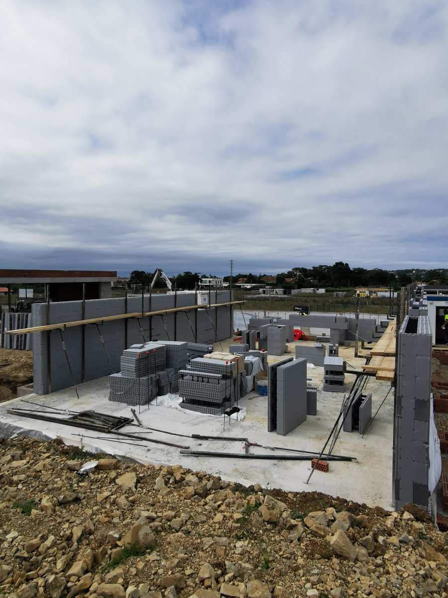 StyroStone's tweet image. A Styro Stone house in Gijón / Spain build and poured in days
#StyroStone #ICF #NZEB