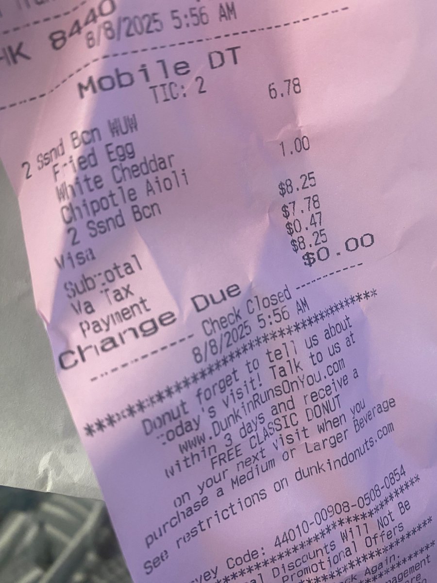 Kay_Boogie's tweet photo. @dunkindonuts for the last 2 days, I’ve paid an extra $1 for the aioli and have not received 🤨 https://t.co/x8AU2CPmpk