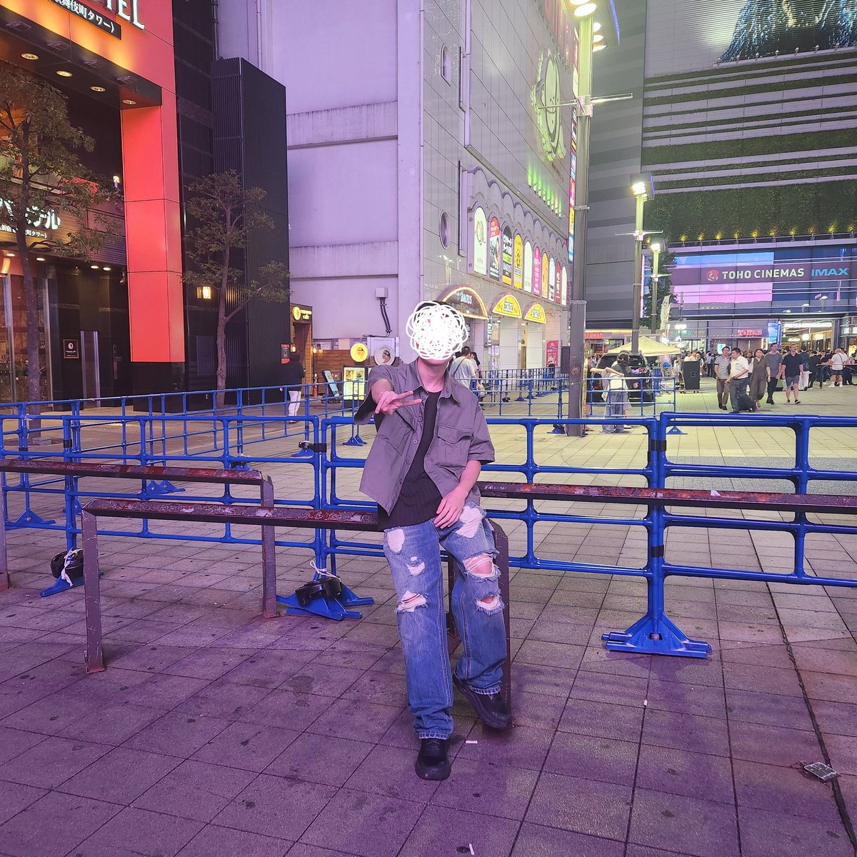 가장 앞줄이라 너무 행복했어요..! 
넘어지실 뻔한 거 직관해버렸어..
#FAVOY #DAZBEE #水槽 #emptyoldcity  #ダズビー