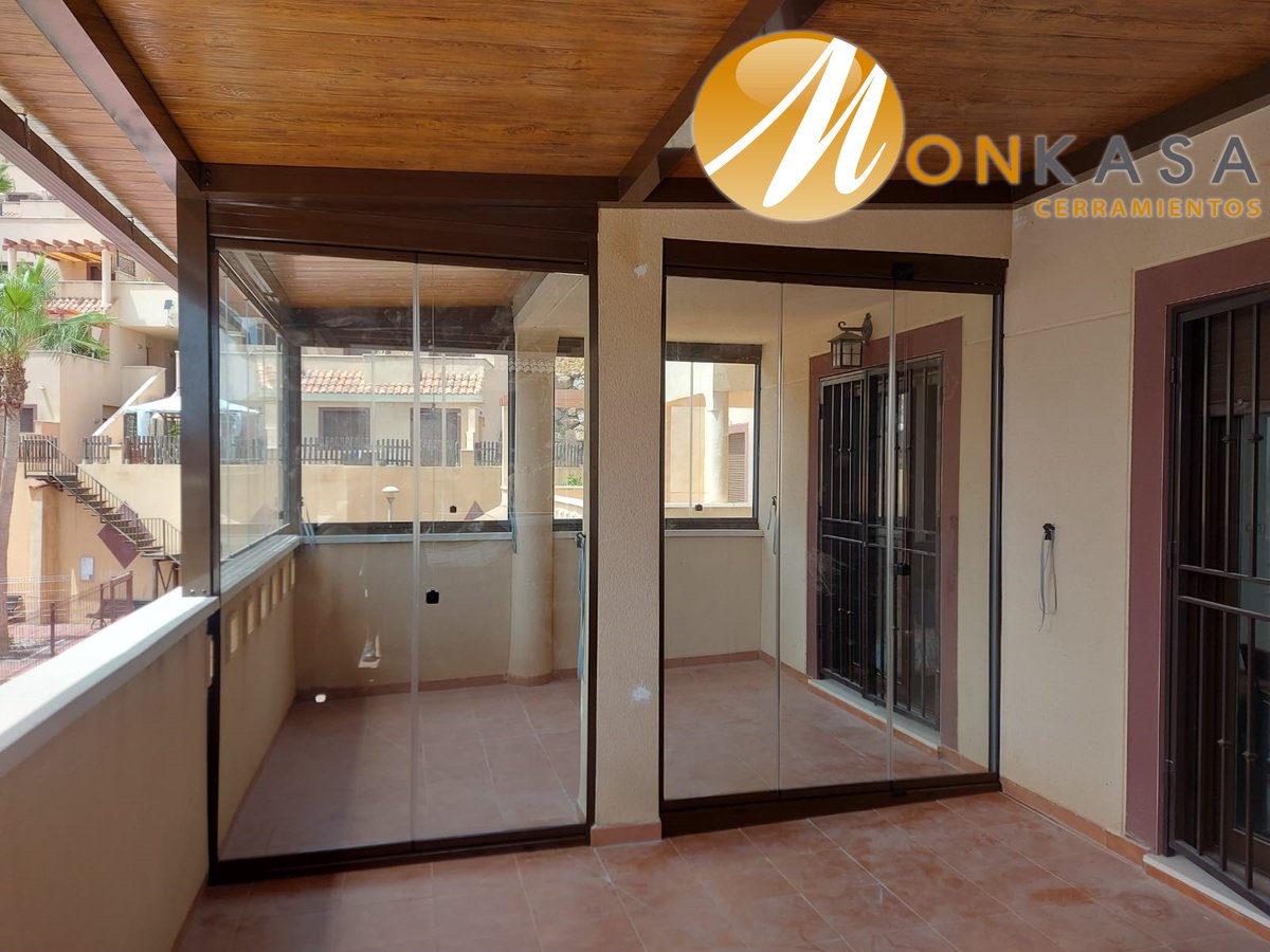 🌟 ¡Terminamos la semana con una increíble instalación de cortinas de cristal! 🌟

¿Quieres que tu vivienda no tenga límites visuales y puedas disfrutar del exterior desde dentro? Con nuestras cortinas de cristal, podrás aprovechar tu espacio todo el año. ✨🏡