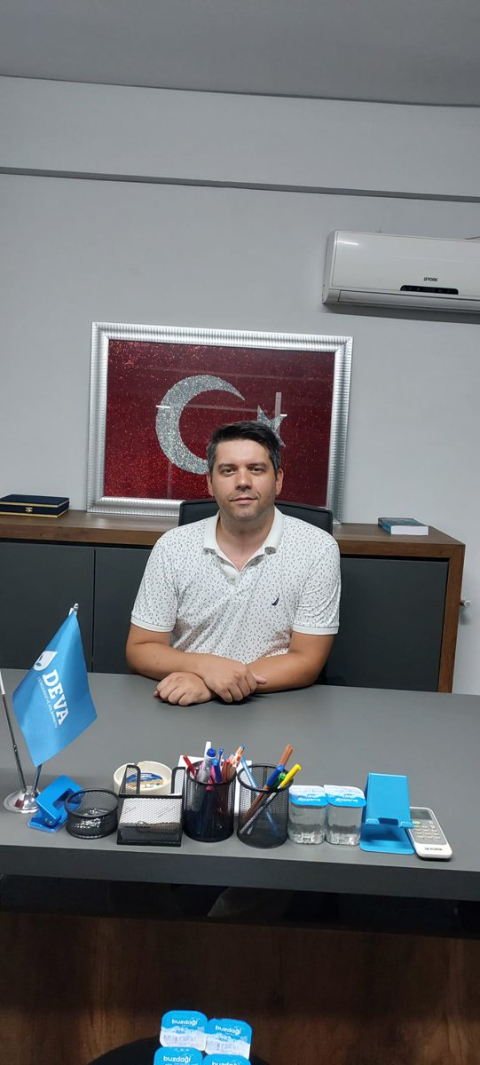DEVA Partisi İstanbul (@istanbuldadeva) on Twitter photo 💧Bugün DEVA İstanbul İl Başkanlığımızda İl Yönetim Kurulu Üyemiz Sn.Baha AKÇURA (<a href="/BahaAkcura/">Baha Akcura</a> ) görev almaktadır.
📚Baha Başkanın #kitap tavsiyesi➡️yazar Adam FEWER'dan
📕"Olasılıksız" adlı kitabıdır.
💧Siz Değerli Misafirlerimizi karşılamak ve çay kahve eşliğinde 💧Bugün DEVA İstanbul İl Başkanlığımızda İl Yönetim Kurulu Üyemiz Sn.Baha AKÇURA (<a href="/BahaAkcura/">Baha Akcura</a> ) görev almaktadır.
📚Baha Başkanın #kitap tavsiyesi➡️yazar Adam FEWER'dan
📕"Olasılıksız" adlı kitabıdır.
💧Siz Değerli Misafirlerimizi karşılamak ve çay kahve eşliğinde