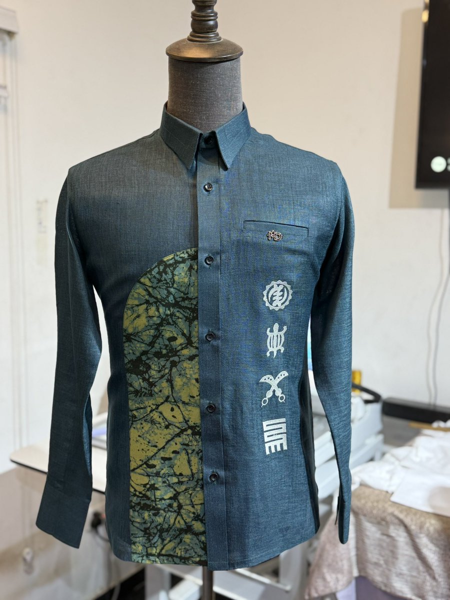 LINEN SHIRT WITH EMBROIDERED ADINKRA  SYMBOLS
PRICE:600 cedis (SHIRT ONLY)
#TAILOREDFORKINGS👑
#WELOVESHIRTS
Call / WhatsApp to order 
+233209384933 /+233552725898