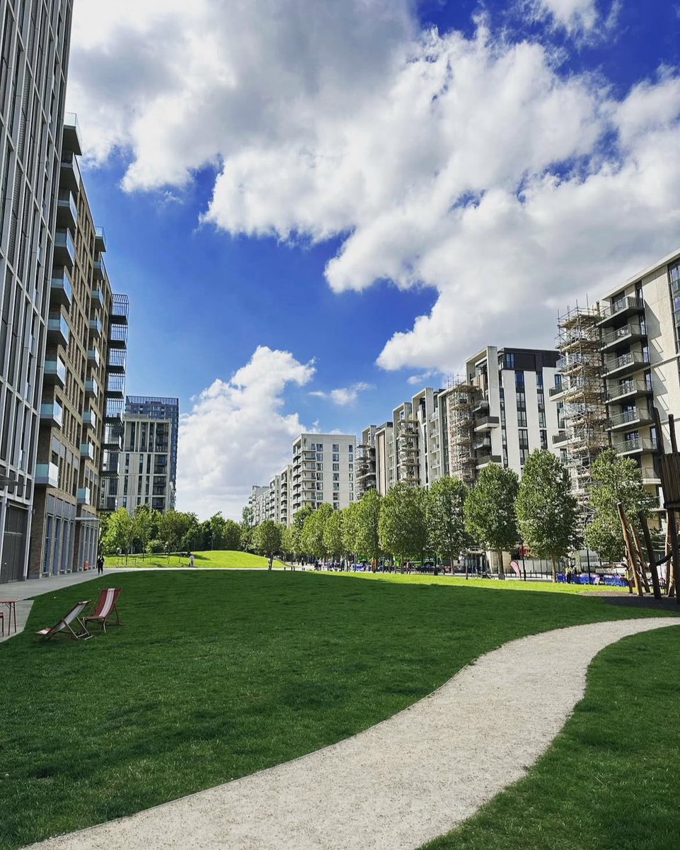 Flat sales across <a href="/EastVillageLDN/">East Village London</a> continue to collapse due to the extent of fire safety remediation works required.

We’ve called on <a href="/getliving/">Get Living</a> &amp; it’s pension fund investors to buy us out &amp; let us move on with our lives. 

The response. Silence 🤫 🤐

#BuildingSafetyCrisis