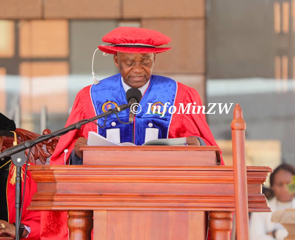 The Vice Chancellor and Commandant, Air Vice Marshal Dr. Michael Tedzani Moyo, inducts the Zimbabwe National Defence University graduates into the ZNDU Alumni Association.
#6thZNDUGraduation