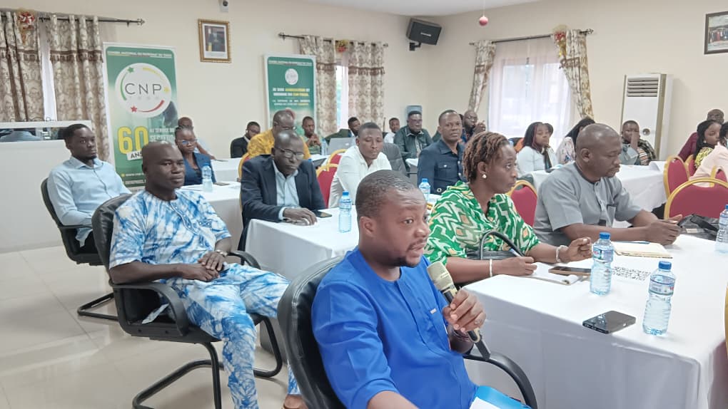 Petit déjeuner du Patronat 4ᵉ session 🥐💼
Thème : "Innover à petite échelle, impacter à grande échelle : l’IA au cœur des TPME togolaises" 🤖🇹🇬
Le 7/08/2025, le CNP-Togo a réuni dirigeants et acteurs économiques pour explorer les outils et usages concrets de l’IA dans les TPME