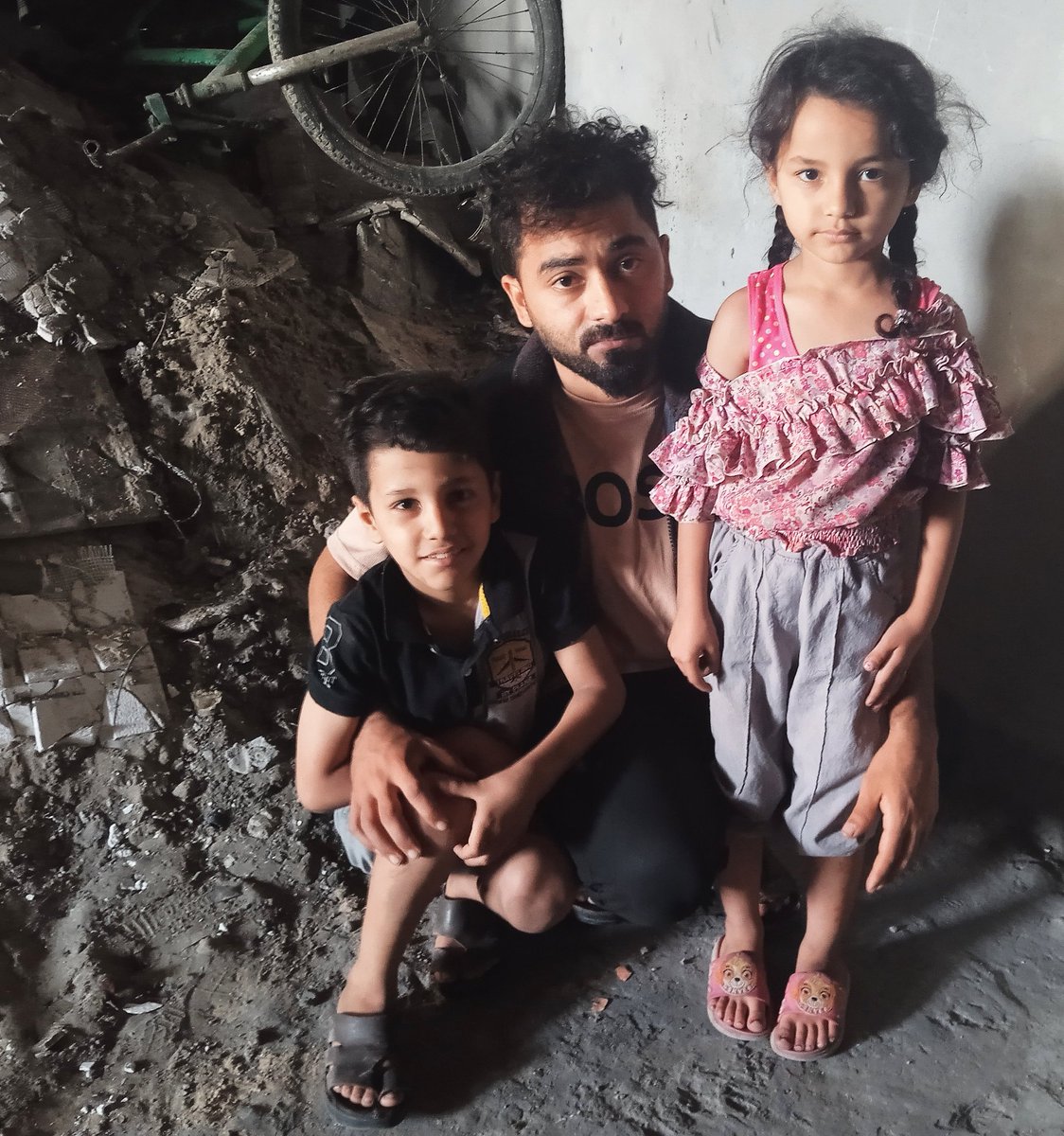 FLOUR AND SUGAR ARE AVAILABLE… BUT I CAN’T AFFORD THEM. PLEASE HELP ME BUY THEM SO I CAN FEED MY FAMILY.
chuffed.org/project/137190…