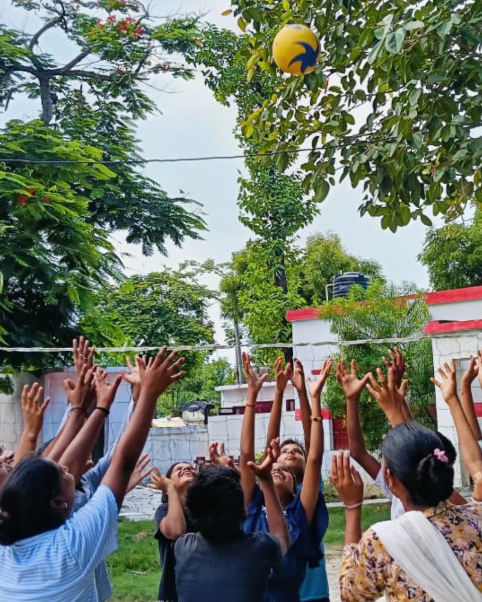 Rain, mud, and early dawns couldn’t stop 2,000+ kids across 75 villages from showing up and showing out. From sack races to handball, girls and boys ran, fell, rose again. In Sidhauli, they didn’t just play — they made a statement. Their time is now.
#YouthPower #SportsForAll