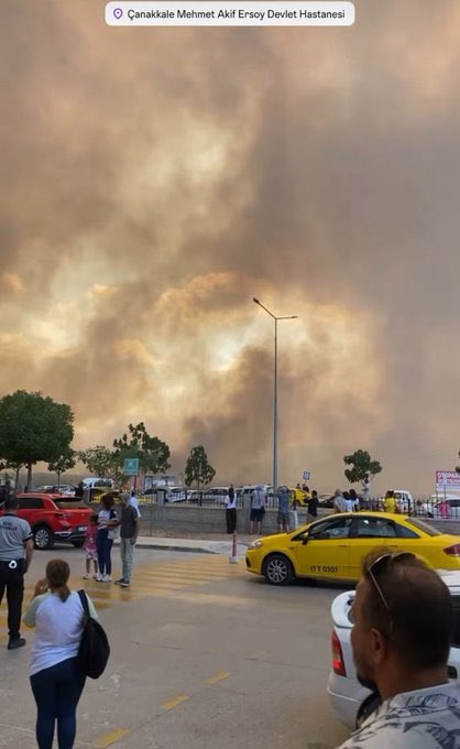 thracerepublic's tweet photo. #canakkaleyanıyor Tüm Trakya’da aşırı rüzgar etkili. Acil müdahale edilmeli. https://t.co/oQUzidF3ZH
