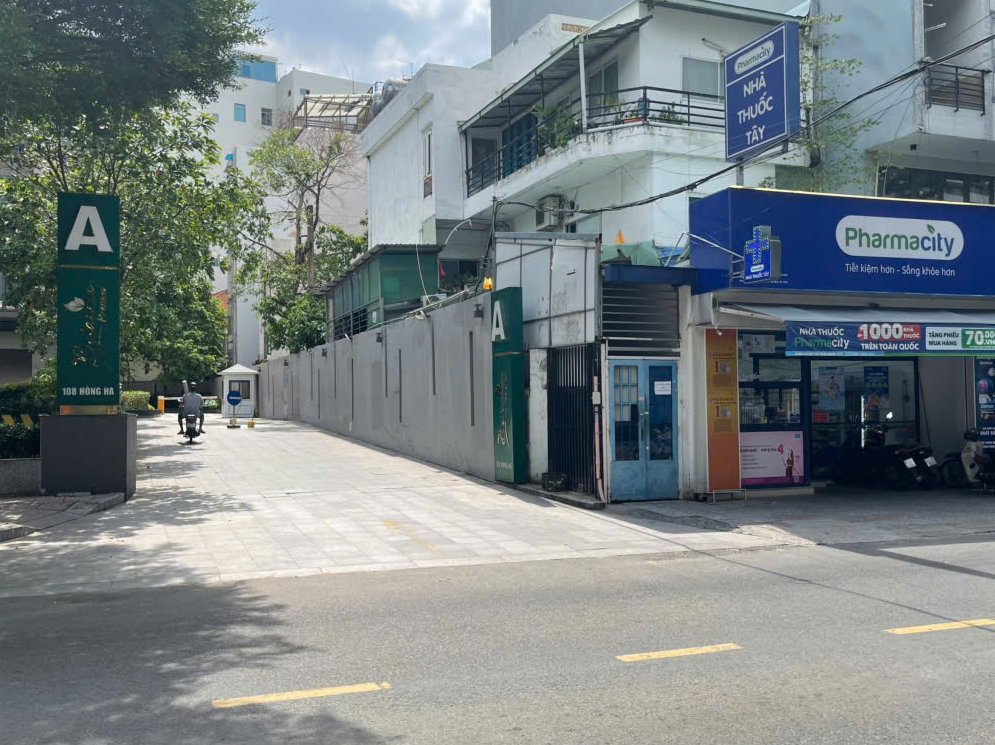 thesspacevn's tweet photo. Web2.5: Gaming and Beyond

Location: The S Space, 108 Hong Ha, Ward 2, Tan Binh District, HCMC.

When you arrive at 108 Hong Ha and see the Parmacity pharmacy, please turn into Block A. You will find a standee directing you to the event and parking.

Enjoy a event with us today! https://t.co/Mm7dj4Oi4A