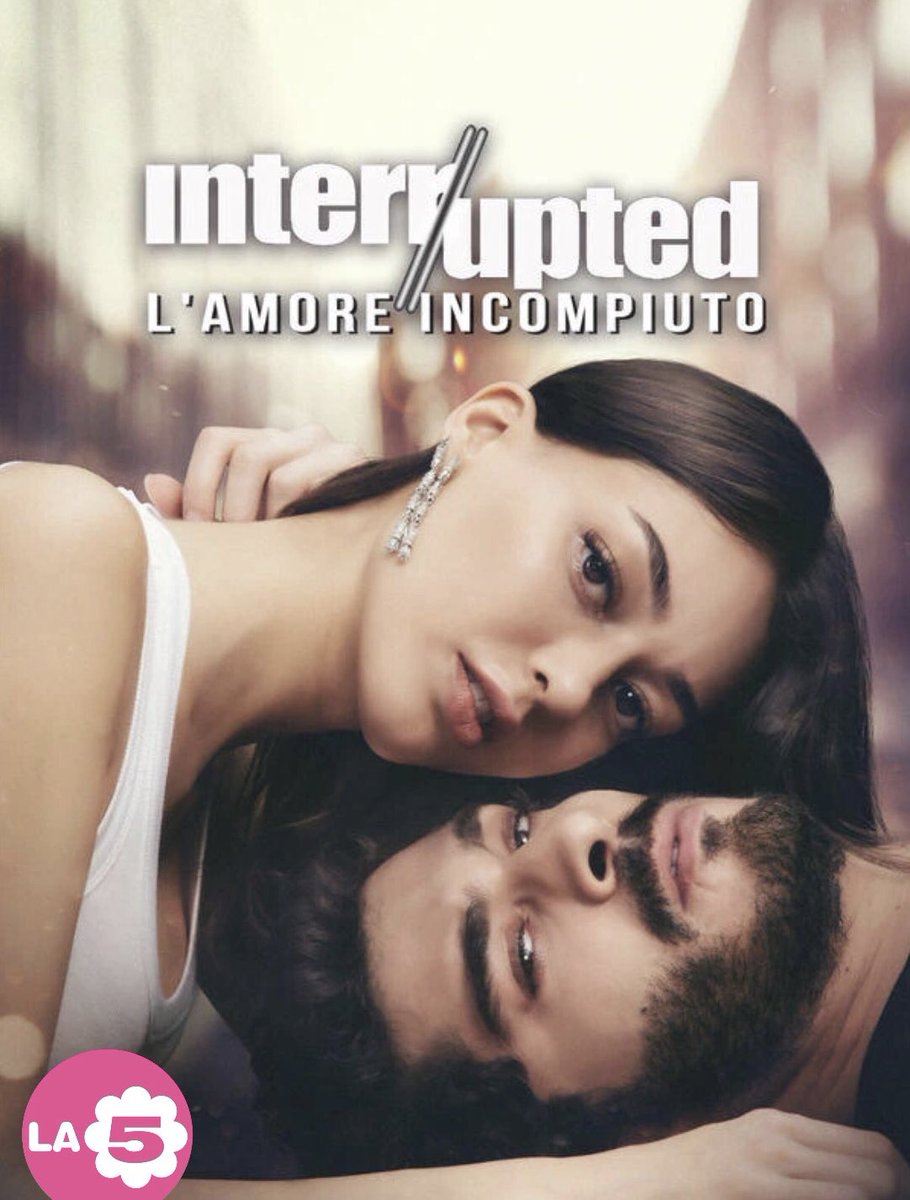 Burak_TrFanlari's tweet image. Başrollerini #BurakDeniz ve Dilan Çiçek Deniz&apos;in paylaştığı, bir kaza sonucu hayatını kaybedip, farklı bir bedende dünyaya geri dönen bir adamın hikayesininin özgün ve alışılmadık bir tarzla anlatılmasını konu alan #YarımKalanAşklar dizisi Aralık 2023&apos;te ünlü İtalyan platformu…