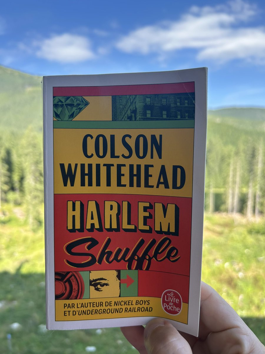 makemyday70s's tweet photo. #VendrediLecture avec #HarlemShuffle du génial Colson Whitehead.
Comment survivre à Harlem au beau milieu des années 50 quand on est un jeune noir plein d’ambition ?
Entre coups fourrés, manipulation et violence brut, l’auteur américain nous dépeint une époque frénétique. https://t.co/7JxiMKtAgS