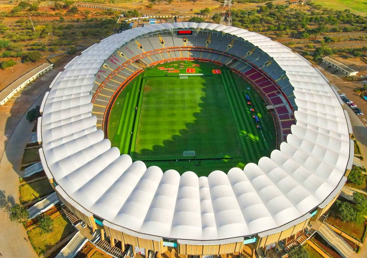Kenyans want the roof of Kasarani stadium to be closed in their game against Morocco to improve the mood in the stadium