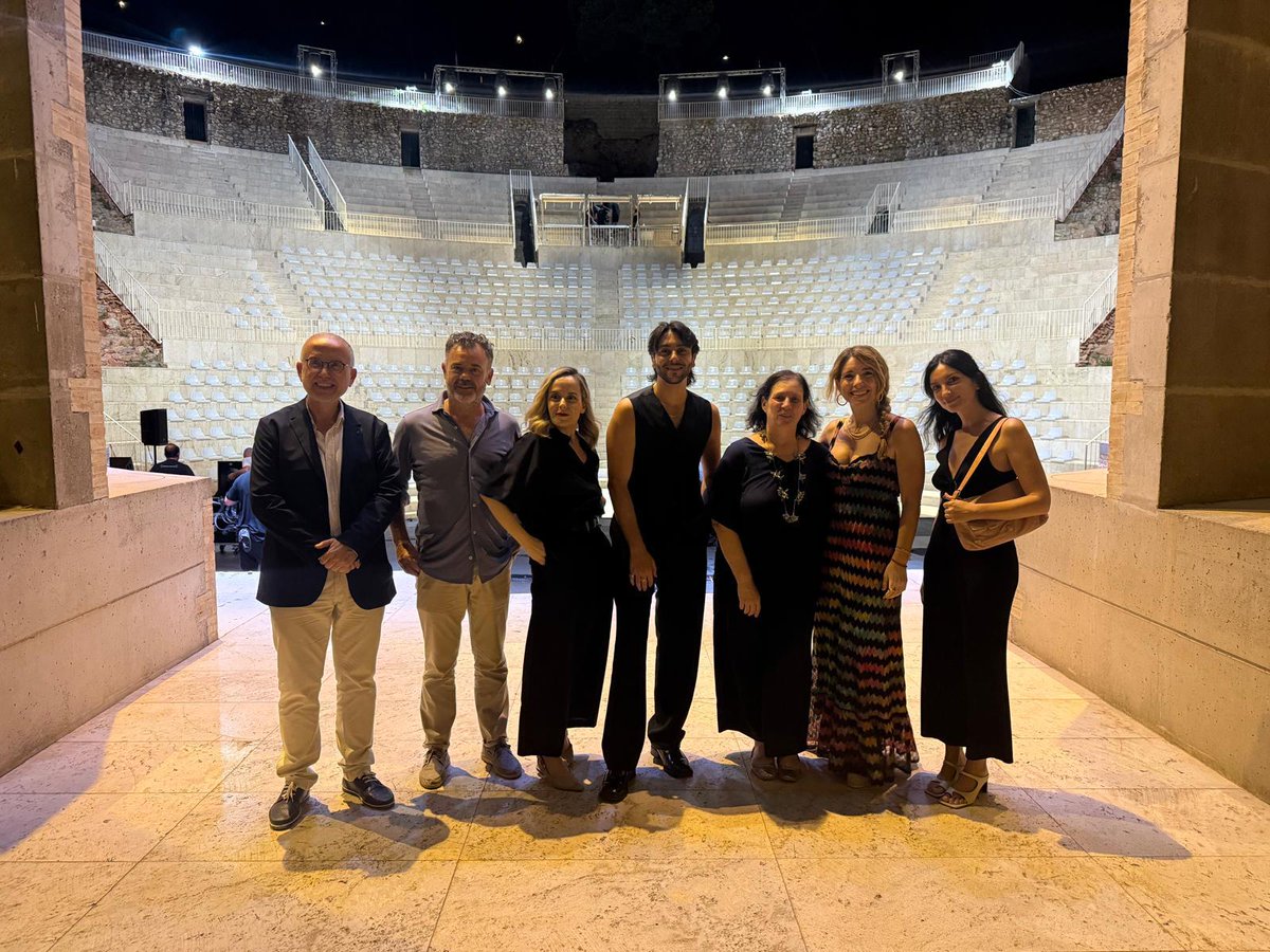 GVA Cultura (@gvacultura) on Twitter photo La SA de Cultura, <a href="/ptebar1/">Pilar Tébar</a>, va assistir anit a l'espectacle del jove guitarrista alacantí Yerai Cortés, un dels grans noms de la renovació flamenca, a <a href="/saguntaescena/">Sagunt A Escena</a>.
Acompanyada del DG de Projectes Estratègics i les directores adjuntes de Música i AAEE del <a href="/GVAivc/">Institut Valencià de Cultura - GVA</a>. La SA de Cultura, <a href="/ptebar1/">Pilar Tébar</a>, va assistir anit a l'espectacle del jove guitarrista alacantí Yerai Cortés, un dels grans noms de la renovació flamenca, a <a href="/saguntaescena/">Sagunt A Escena</a>.
Acompanyada del DG de Projectes Estratègics i les directores adjuntes de Música i AAEE del <a href="/GVAivc/">Institut Valencià de Cultura - GVA</a>.