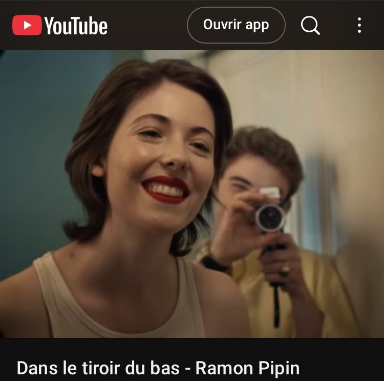 #JuliaCostanzo de #LesActeursdeCannes #Cannes #CotedAzurFrance dans le clip #DansLeTiroirduBas de Ramon Pipin 🎶

➡️ m.youtube.com/watch?v=mli07e…