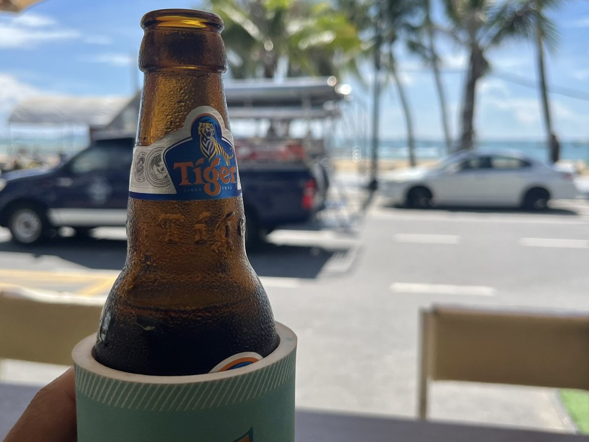 kazhilaga's tweet image. 今回の夏旅時計は #CITIZEN の #PROMASTER で😃思い切ってベルトをオレンジにしてみて良かった😄🍊
しっかし、夏だねぇ🥴☀️🌴
#旅 #旅時計 #夏 #hodinkee