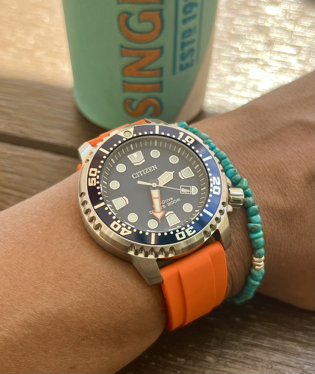 kazhilaga's tweet image. 今回の夏旅時計は #CITIZEN の #PROMASTER で😃思い切ってベルトをオレンジにしてみて良かった😄🍊
しっかし、夏だねぇ🥴☀️🌴
#旅 #旅時計 #夏 #hodinkee