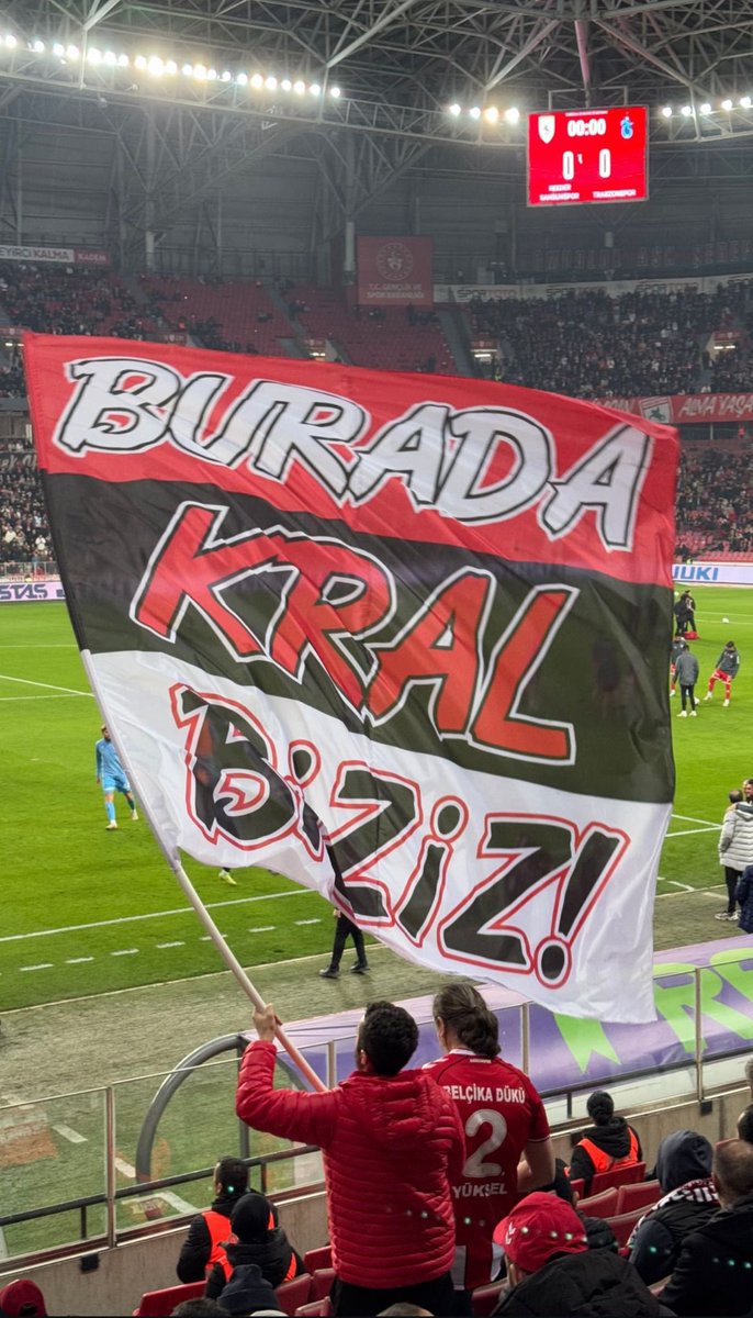 2025/26 sezonu bugün Gaziantepte başlıyor, yarın <a href="/Samsunspor/">Samsunspor 🇹🇷</a> ilk macı. Bana göre son 60 yılın en önemli sezonu olacak.. gecen sene tesadüf mü yoksa bundan sonra ligin en büyük camiası olmaya adaymıyız belli olacak.. herkese çok iş düştügü gibi taraftara da çok iş düşüyor… bilet