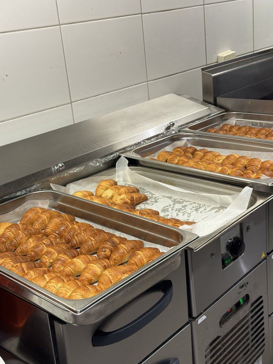 natethachef's tweet photo. 3rd in command in the military of Finland will be having food made by a Morolong. Last year it was the VP.#TsotsiInThekitchen https://t.co/GJpGUEga9z