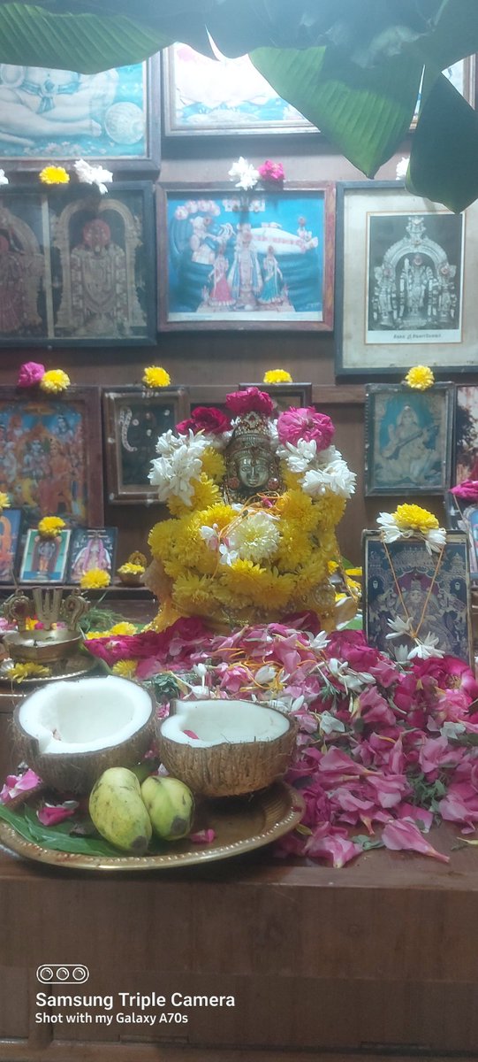 Paddhu_55's tweet photo. Varalakshmi Nonbu🙏🙏 https://t.co/ID6iUY9DKU