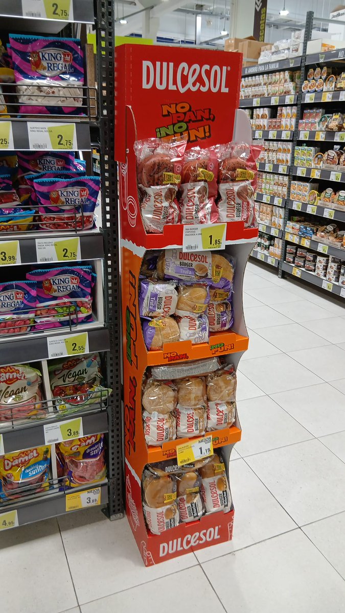 vickyfoods's tweet photo. 🎯 ¡Así se vive el verano en los lineales de España!
Nuestros #expositores de #Dulcesol están más vivos que nunca en hipermercados y supermercados de todo el país. 🍞 Seguimos a tope con nuestra campaña #NoPanNoFun. ❤️ Gracias por el cariño. #FelizViernes https://t.co/h1Whn80Xv2