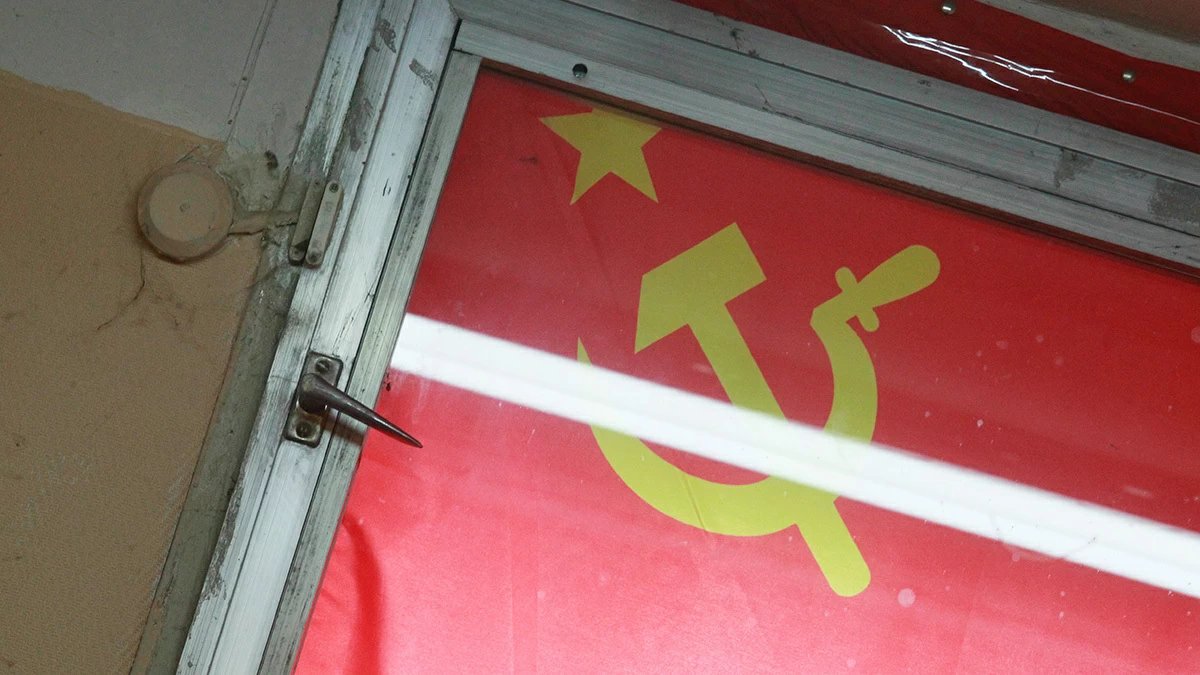 🚨 Communist Party Faces Searches and Arrests Ahead of Regional Elections

Just six weeks before the September 2025 regional elections, Russian authorities have begun targeting #CPRF branches in several regions.

On July 31, officers from the local Center “E” (a police unit