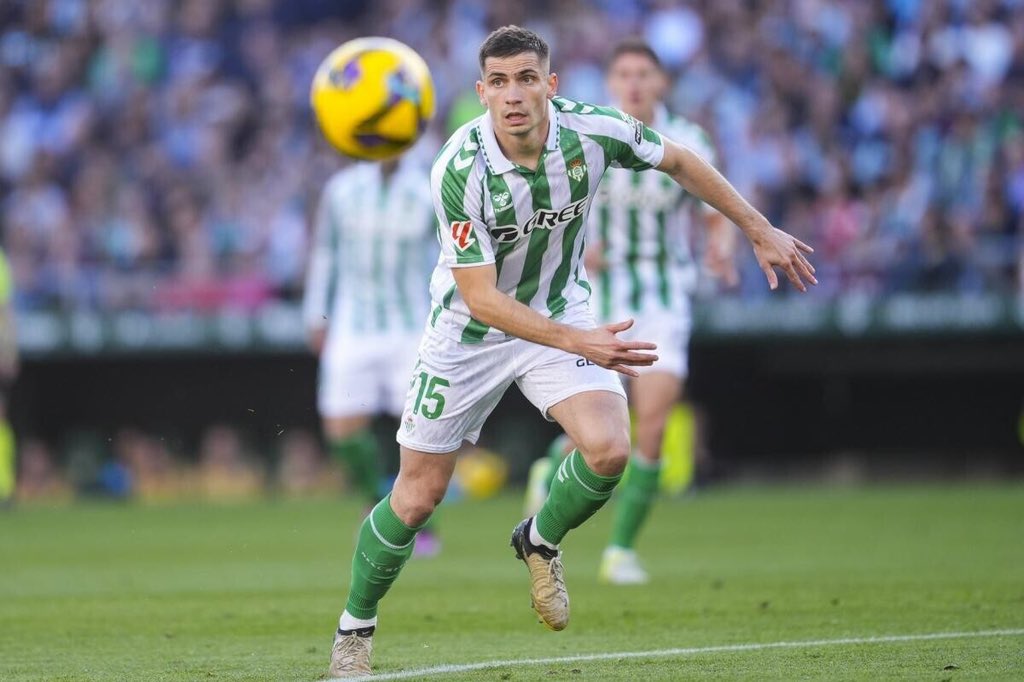 El Lille ha llegado a un acuerdo con el Betis por el traspaso de Romain Perraud, confirman en Francia. Los norteños fichan al lateral izquierdo por 3 millones de euros. Hoy viaja a Francia para pasar reconocimiento médico y firmar por los Dogos.