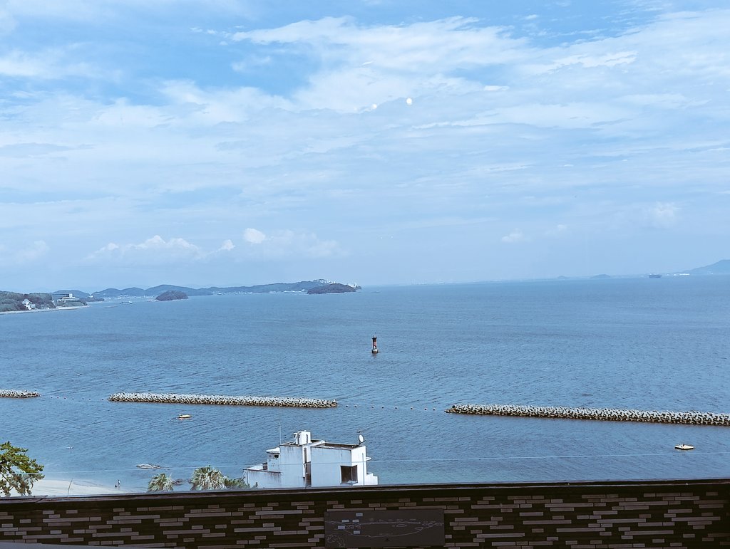 株式会社ハートワーク (@hw531083) on Twitter photo 今週もお疲れ様でした♪
先日告知した通り、弊社は明日から17日まで長期休暇に入ります🙇♀️
休み明けに皆様と会えることを楽しみにしています✨
皆様、それぞれのお盆休みゆっくりお過ごしください🏠️
それでは、お盆明けもよろしくお願いします☺️
#企業公式がお疲れ様を言い合う 今週もお疲れ様でした♪
先日告知した通り、弊社は明日から17日まで長期休暇に入ります🙇♀️
休み明けに皆様と会えることを楽しみにしています✨
皆様、それぞれのお盆休みゆっくりお過ごしください🏠️
それでは、お盆明けもよろしくお願いします☺️
#企業公式がお疲れ様を言い合う