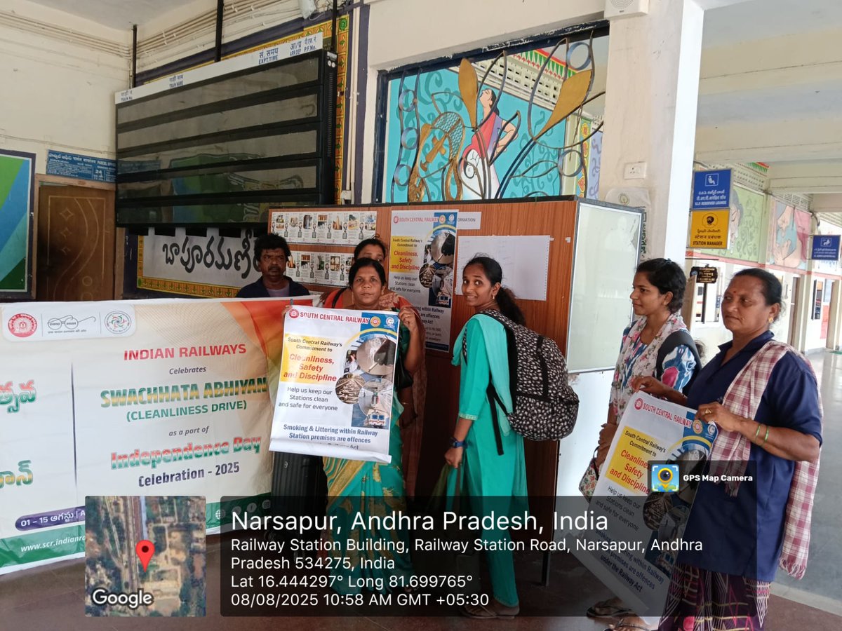 drmvijayawada's tweet image. 📍#Narsapur Station

With the chant of “Swachh Rail, Swachh Bharat” ringing loud, the Swachhata Abhiyan Signature Campaign made its powerful way through platforms and premises today.

Railway employees, volunteers, children, and citizens came together—marching not just with