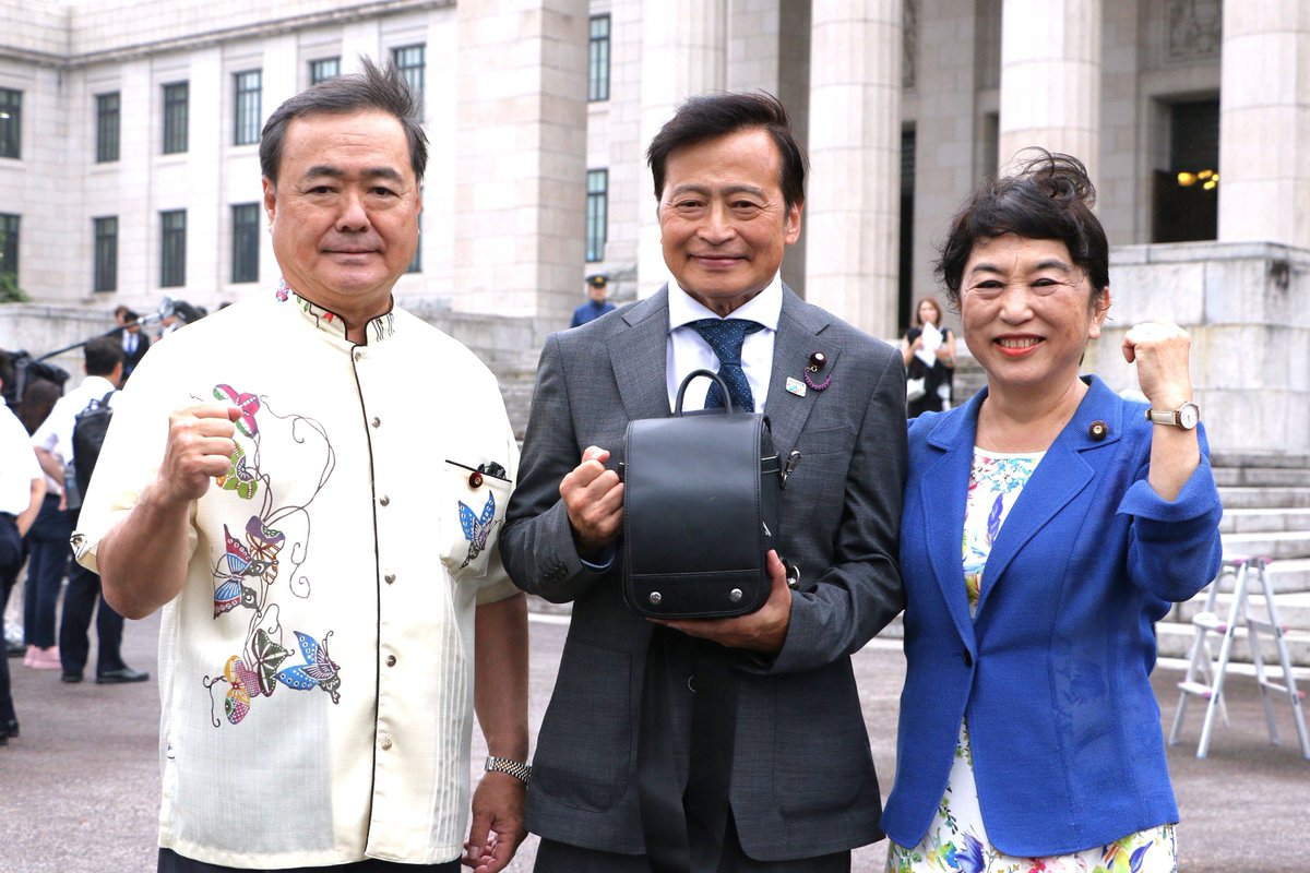 「ピカピカの１年生だから」とラサール石井参院議員が小さなランドセルを手に初登院。「理想を語るお花畑のどこが悪いのか」 sdp.or.jp/sdp-paper/rasa…