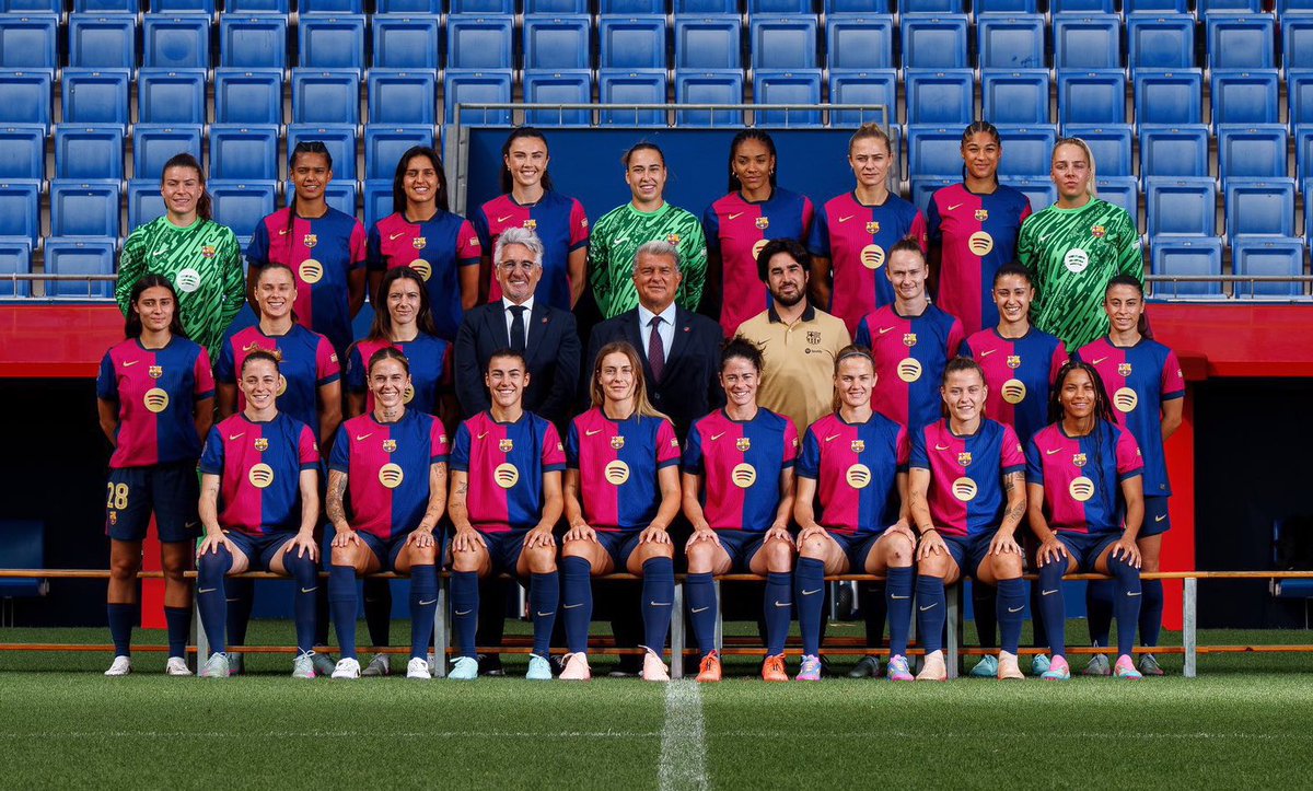 Barça Femení (@barcafem) on Twitter photo 🚨 The women’s team needs close to €1 million to balance its accounts. The club needs to reduce the wage bill and close some sales.
➡️ Both of these have been done this summer, but it is still not enough, and “there should still be a couple more departures.”
— <a href="/LaiaBonals/">Laia Bonals Ruiz</a> 🚨 The women’s team needs close to €1 million to balance its accounts. The club needs to reduce the wage bill and close some sales.
➡️ Both of these have been done this summer, but it is still not enough, and “there should still be a couple more departures.”
— <a href="/LaiaBonals/">Laia Bonals Ruiz</a>