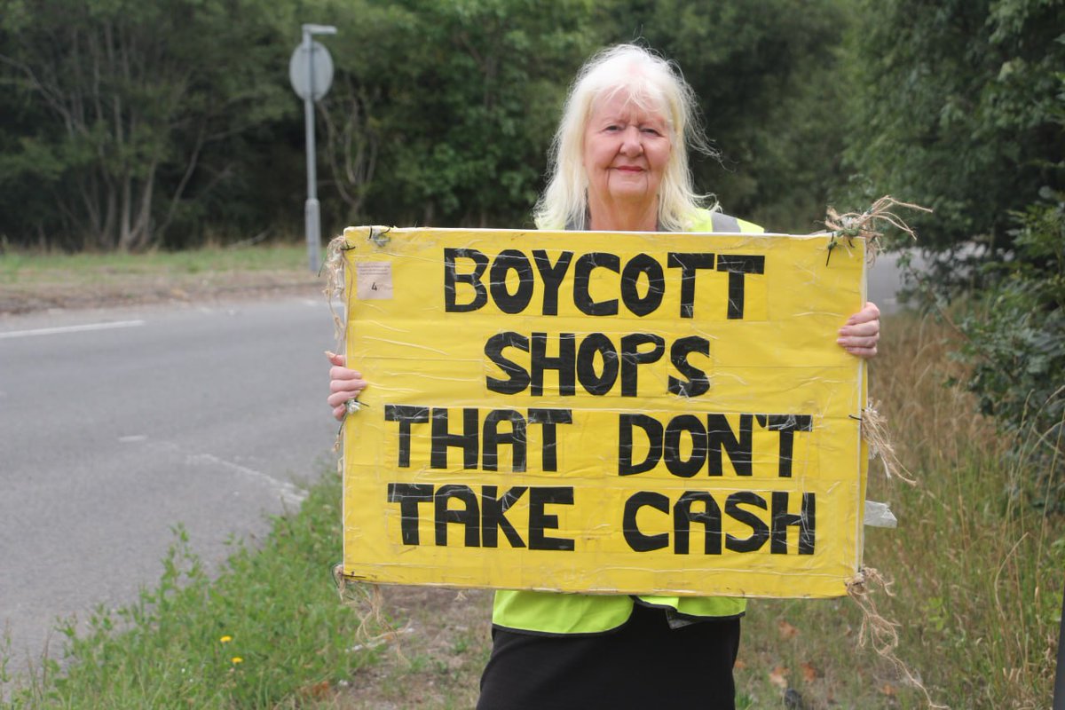 Bee Lady (@jackiemarsden6) on Twitter photo 