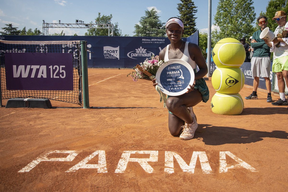 meftennisevents's tweet photo. 🤩 Victoria Mboko trionfa al WTA 1000 di Montreal 🇨🇦 

La finalista del 𝙋𝙖𝙧𝙢𝙖 𝙇𝙖𝙙𝙞𝙚𝙨 𝙊𝙥𝙚𝙣 𝙥𝙧𝙚𝙨𝙚𝙣𝙩𝙚𝙙 𝙗𝙮 𝙄𝙧𝙚𝙣 2025 ha battuto l’ex campionessa Slam Naomi Osaka in finale conquistando il suo primo titolo in carriera 😍 

#tennis #WTA #ParmaLadiesOpen https://t.co/pn1BeQE3hm