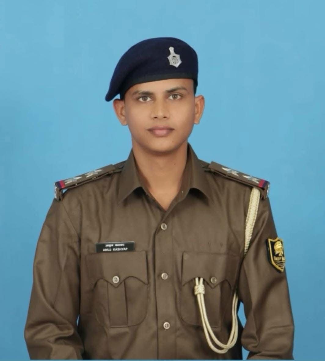 बनगाँव निवासी अनुज कश्यप (शगुन), जो गयाजी में पुलिस सब-इंस्पेक्टर के पद पर तैनात थे, की संदिग्ध परिस्थितियों में हुई मृत्यु का समाचार अत्यंत दुखद और हृदयविदारक है। इस असमय नुकसान से परिवार और समुदाय पर गहरा आघात पहुंचा है। हम दुख की इस घड़ी में उनके परिवार  के प्रति गहरी संवेदना