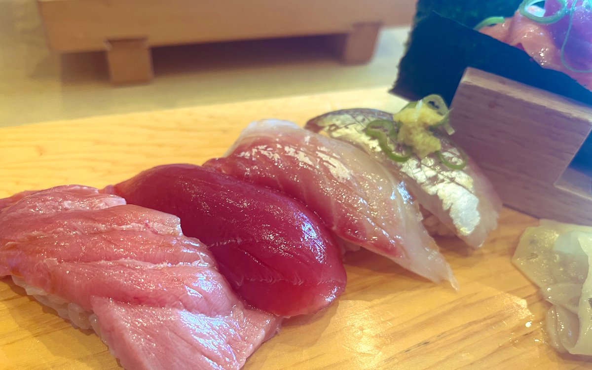 田町タワーのしらはら。
茶漉し鰹節仕上げ仕様に変更🍜
ラーメン寿司セット🍣