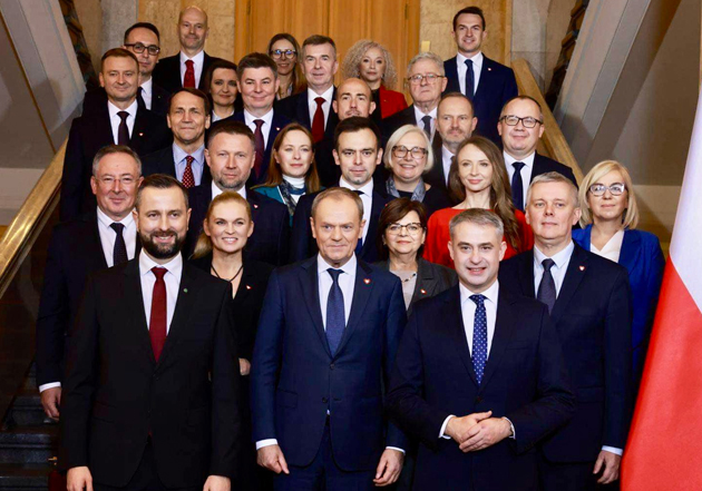 MarekMa25175489's tweet photo. I pomyśleć, że te gnojki z #koalicja13grudnia ścigają PiS za dofinansowywanie Straży Pożarnej, Pogotowia Ratunkowego.
Sami rzucili się na pieniądze z KPO i rabują je jak  Armia Czerwona  zdobyte miasto.
Genów się jednak nie oszuka.
#AferaKPO https://t.co/KQluRNxNUS